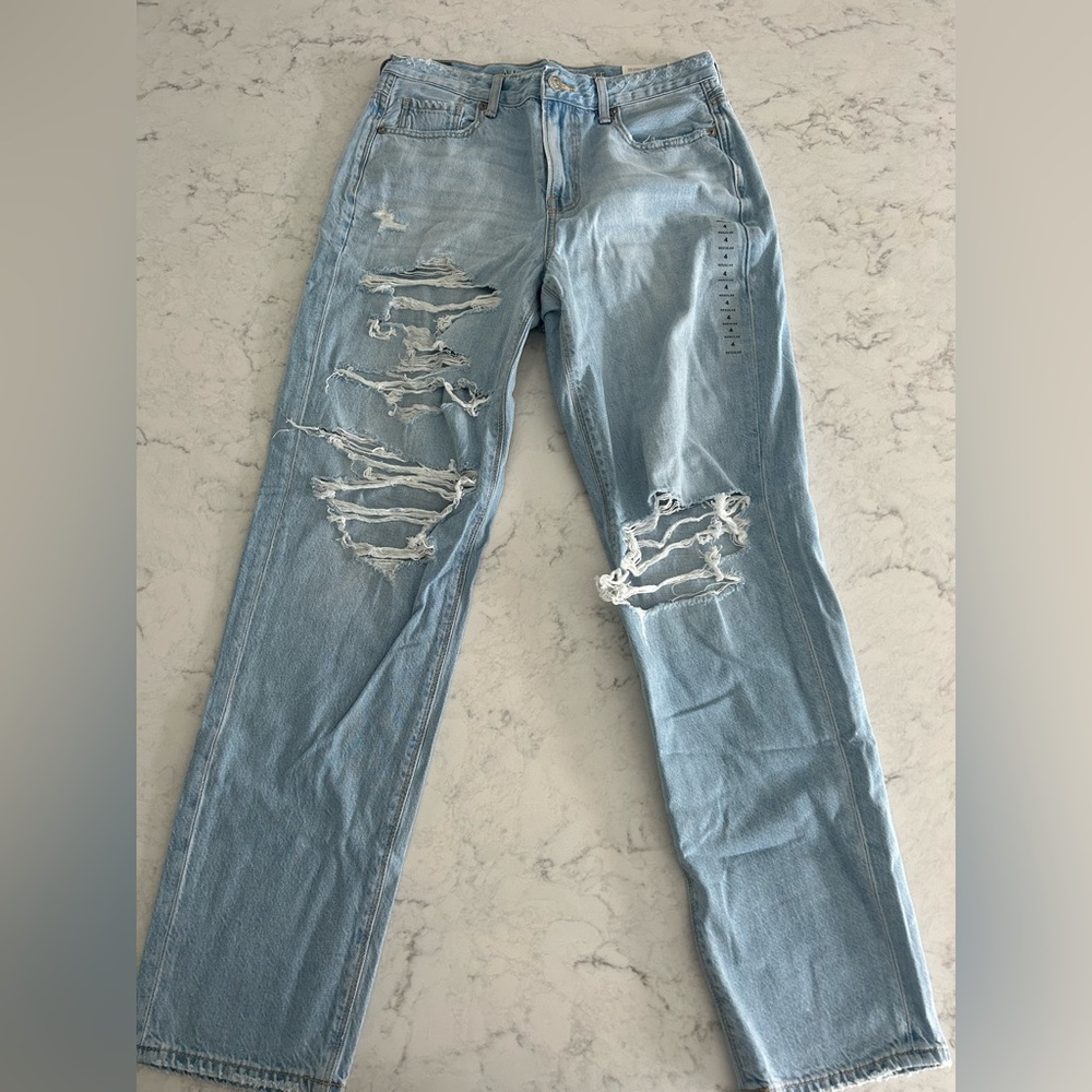 Never worn!! Tagged American Eagle Mom Straight Jean Blue Daylight
